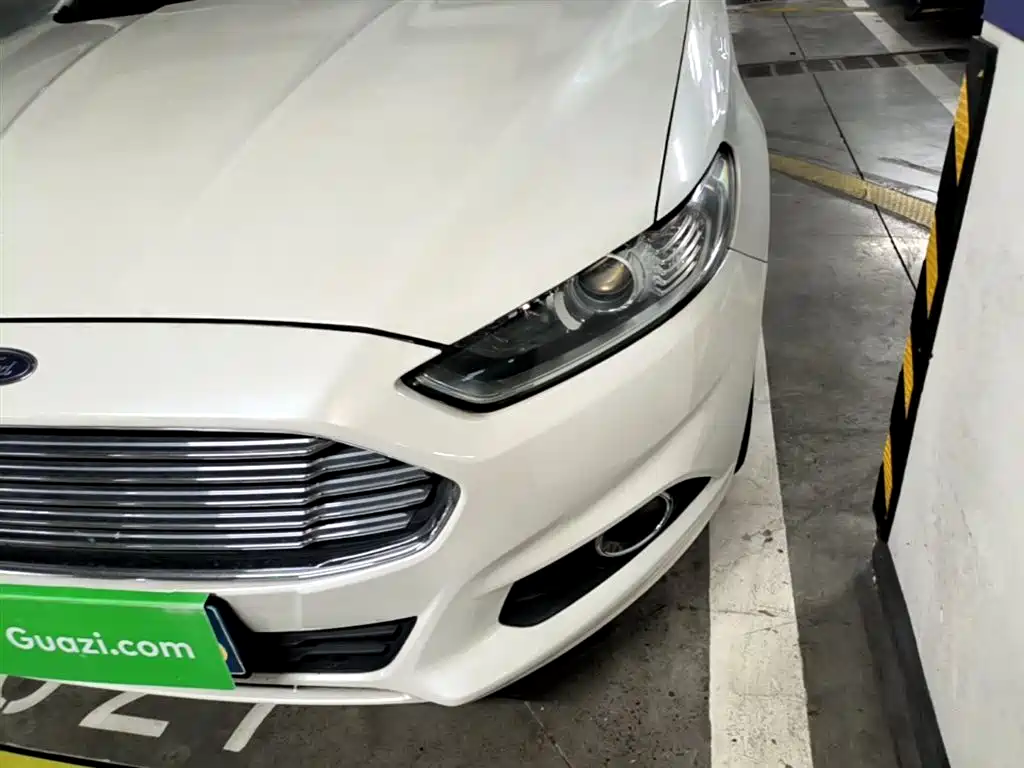 Ford Mondeo 2015 — фото 24