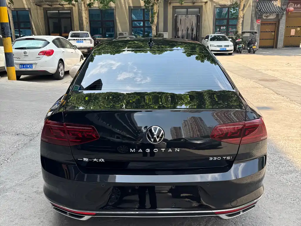 Volkswagen Magotan 2024
