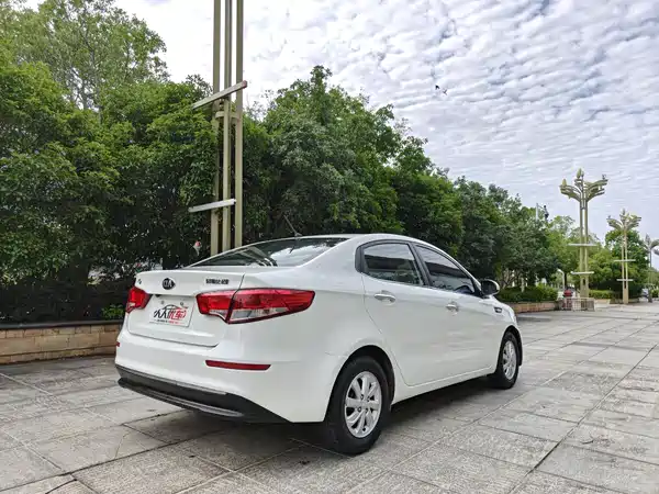 Kia K2 2015
