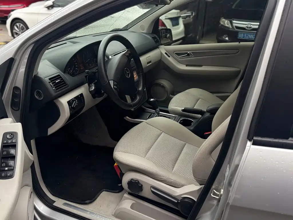 Mercedes-Benz A-Class 2012 — фото 10