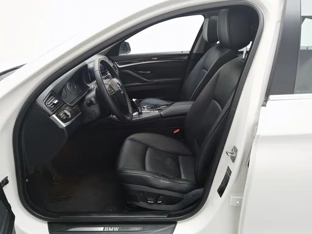 BMW 5 Series 2013 — фото 10