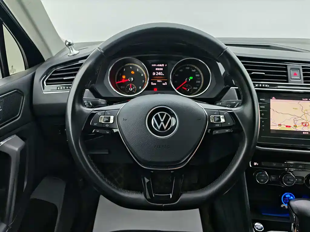 Volkswagen Tiguan L 2021 — фото 14