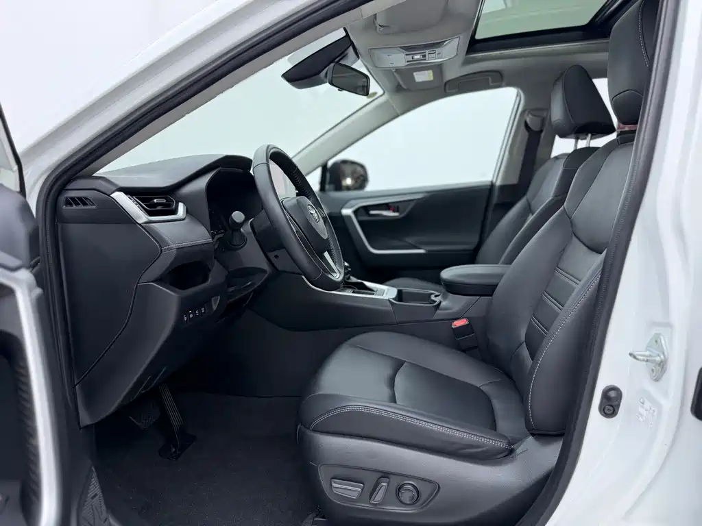 Toyota RAV4 2024