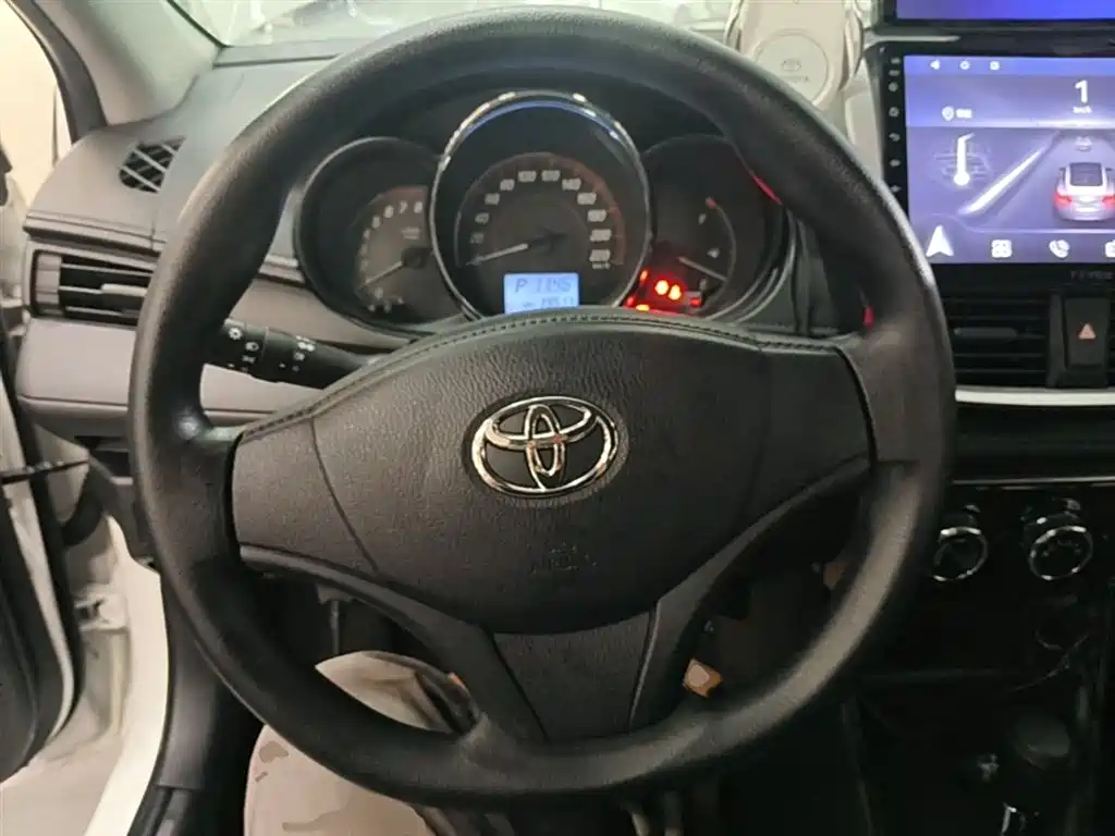 Toyota Yaris L 2019 — фото 11