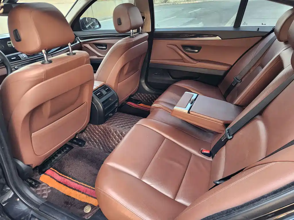BMW 5 Series 2015 — фото 15