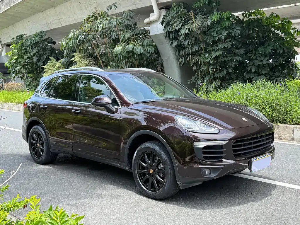 Porsche Cayenne 2017 — фото 3