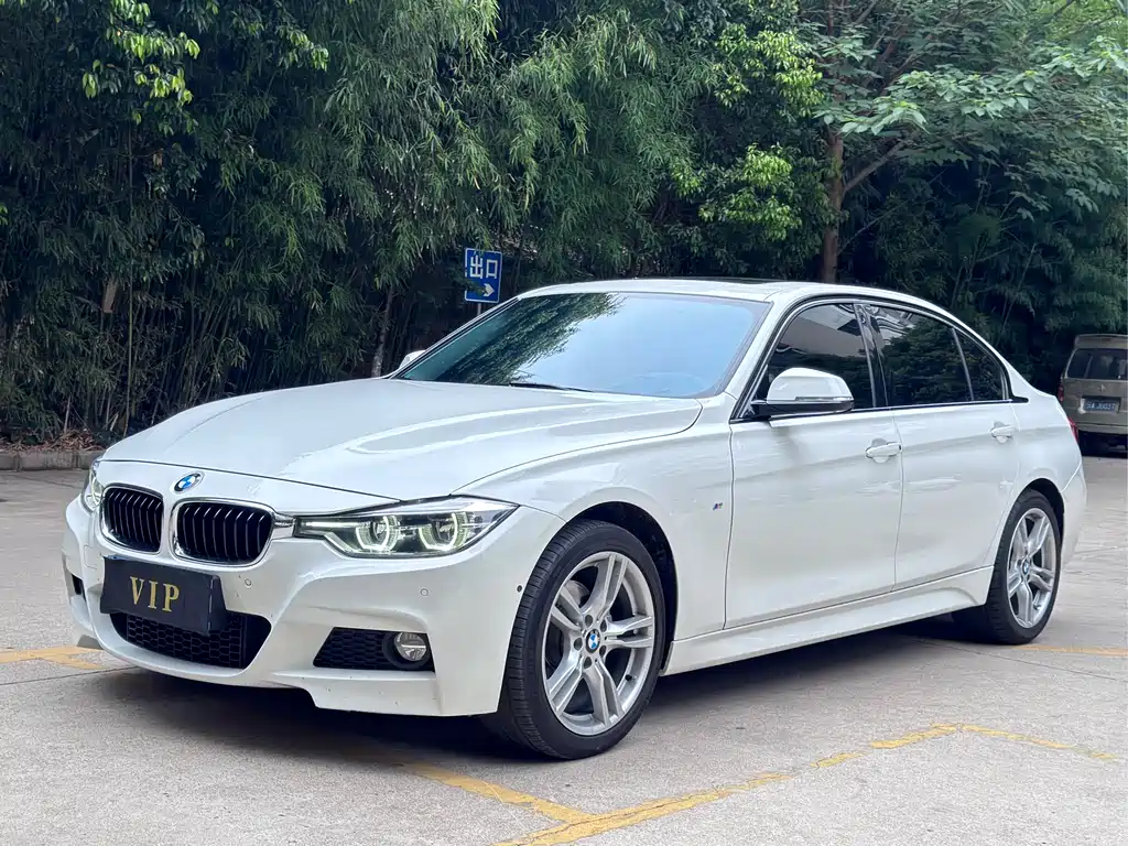 BMW 3 Series 2018 — фото 1