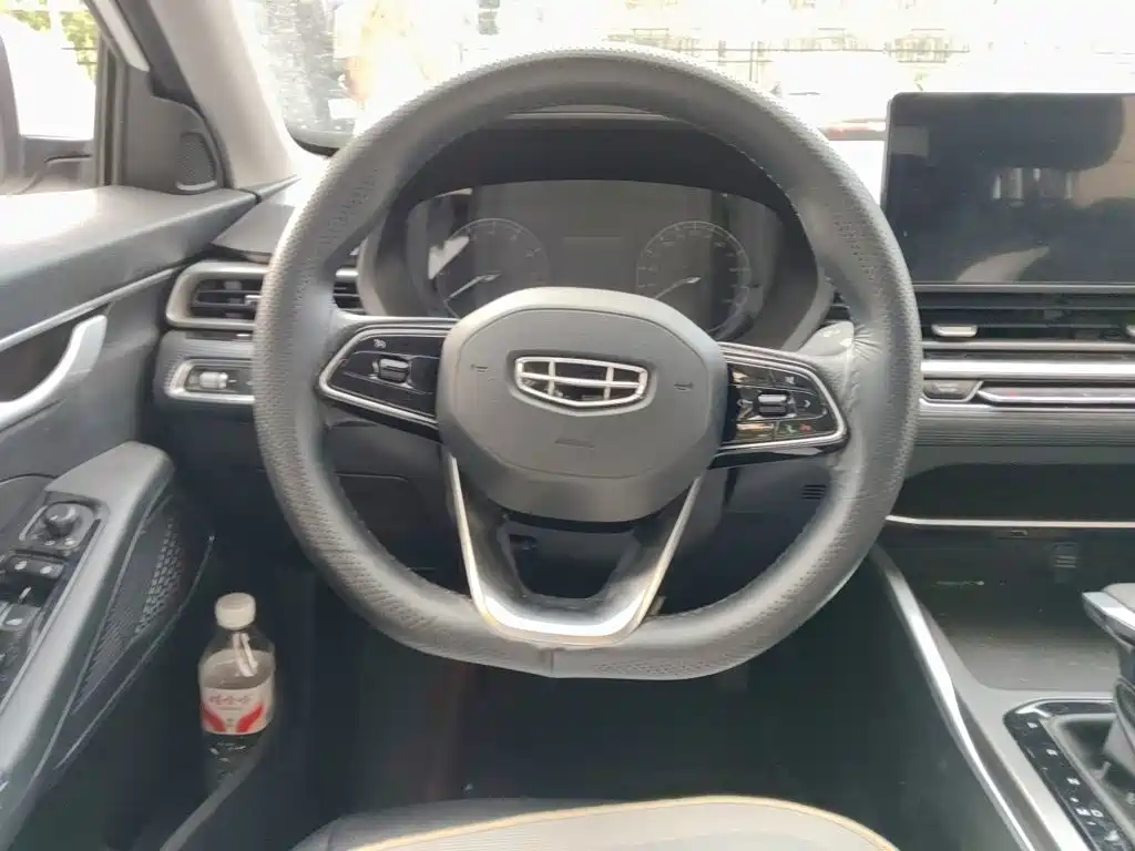 Geely Emgrand 2023