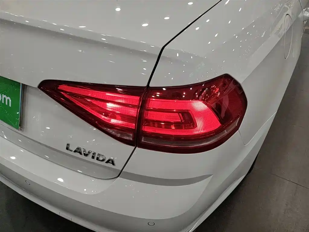 Volkswagen Lavida 2018 — фото 8