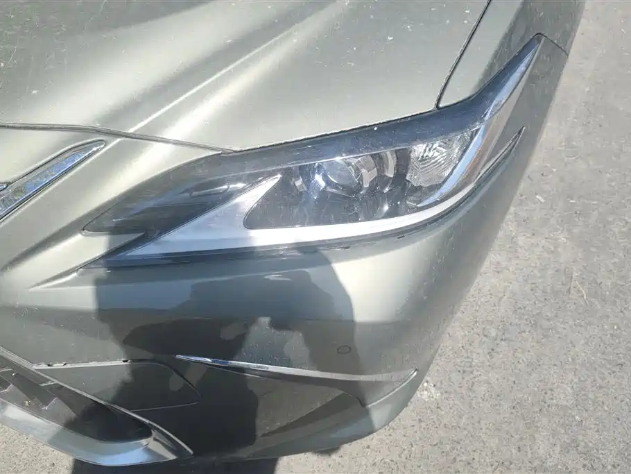 Lexus ES 2024