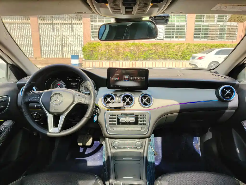 Mercedes-Benz GLA 2015 — фото 12