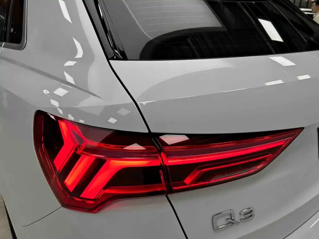 Audi Q3 2023 — фото 19