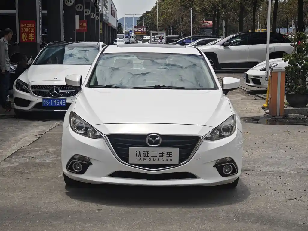 Mazda 3 Axela 2014