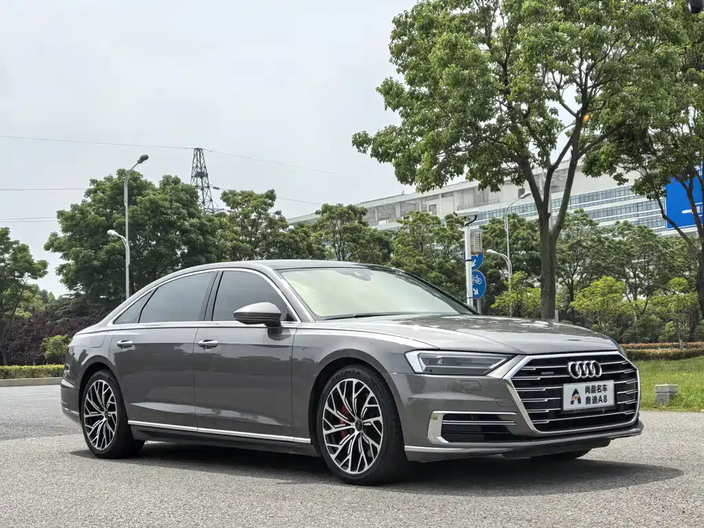 Audi A8 2019 — фото 3