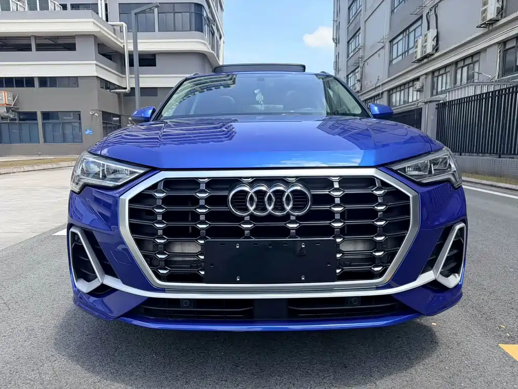 Audi Q3 2022 — фото 2