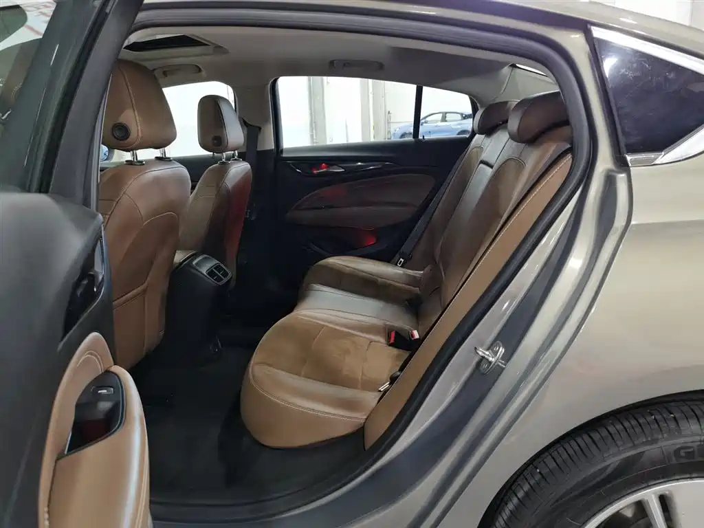 Buick Regal 2018 — фото 15