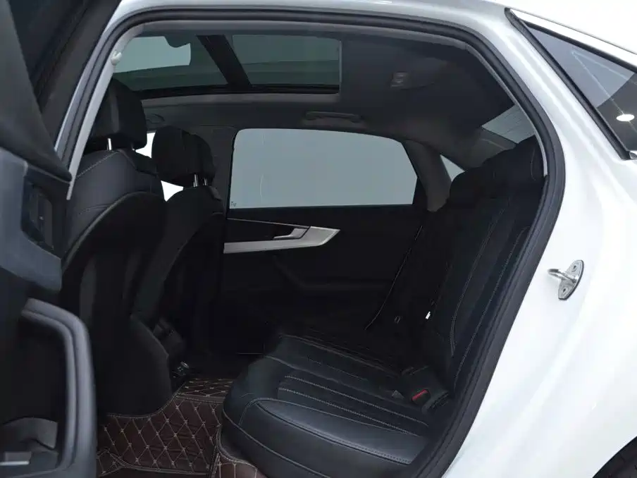 Audi A4L 2021