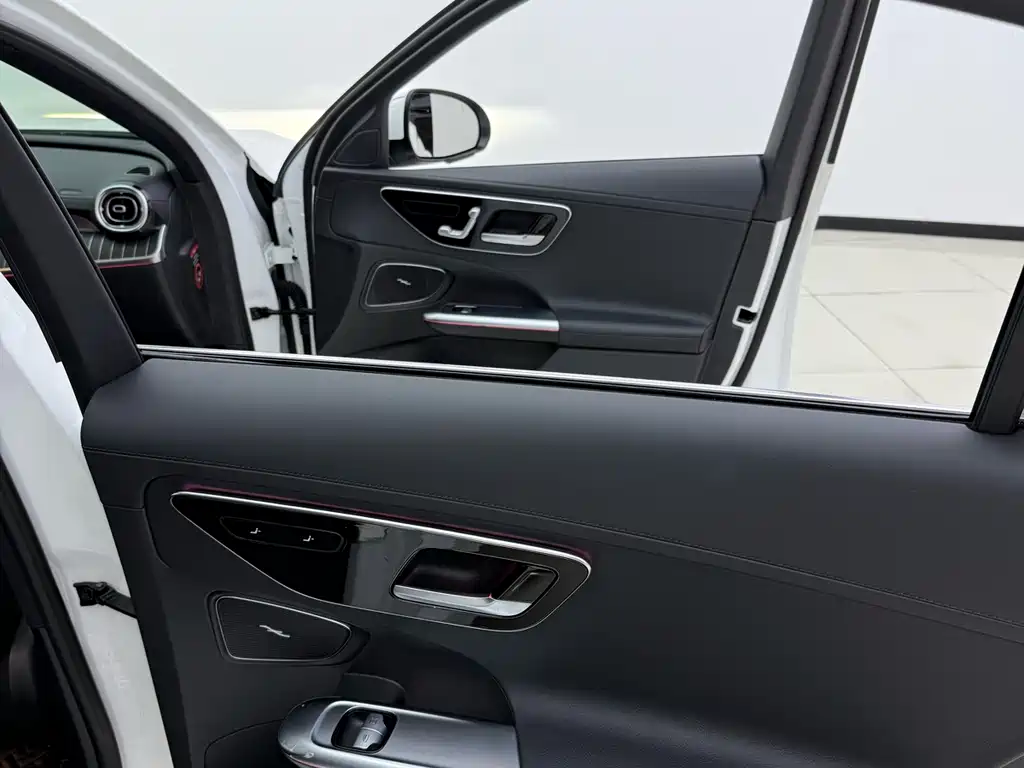 Mercedes-Benz C-Class 2022 — фото 18