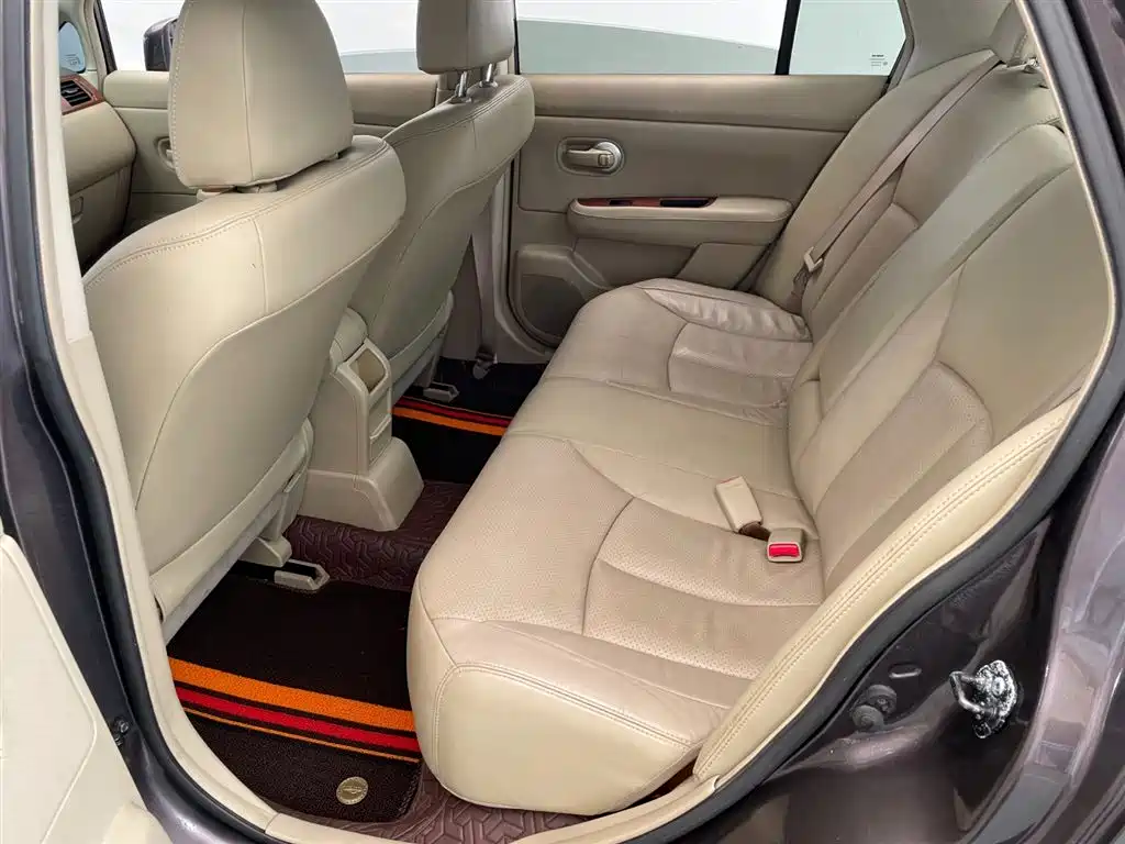 Nissan Tiida 2008
