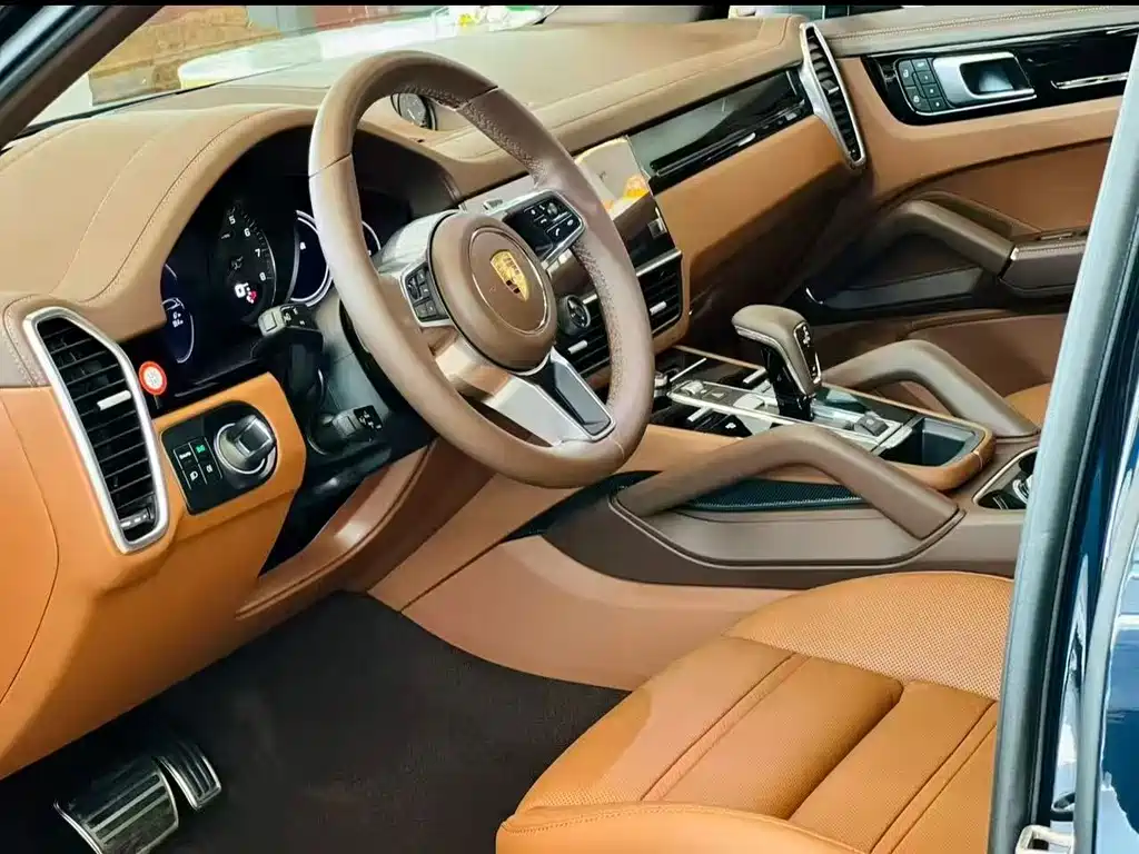 Porsche Cayenne 2022