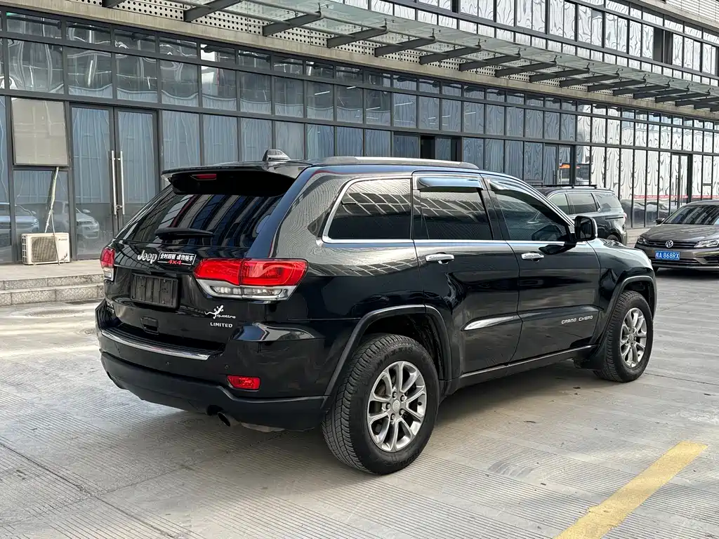 Jeep Grand Cherokee 2015 — фото 4