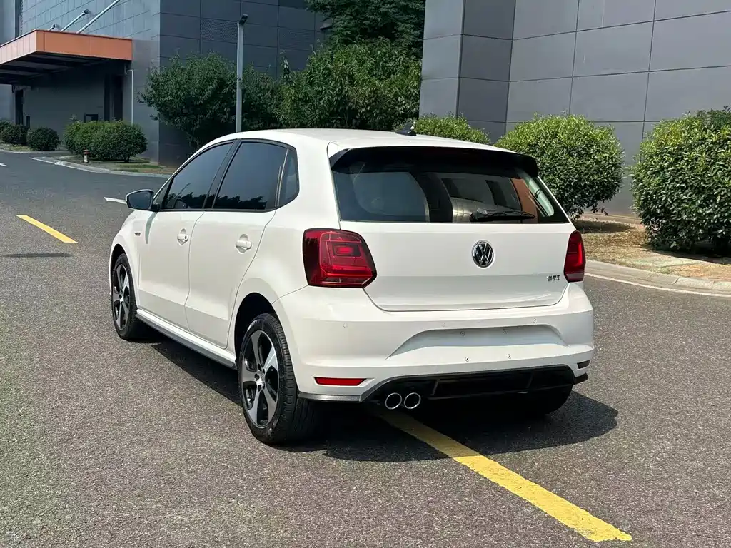 Volkswagen Polo 2016 — фото 16