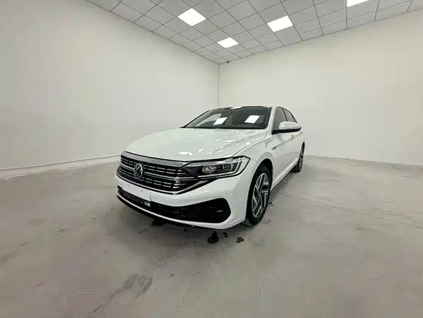 Volkswagen Sagitar 2022