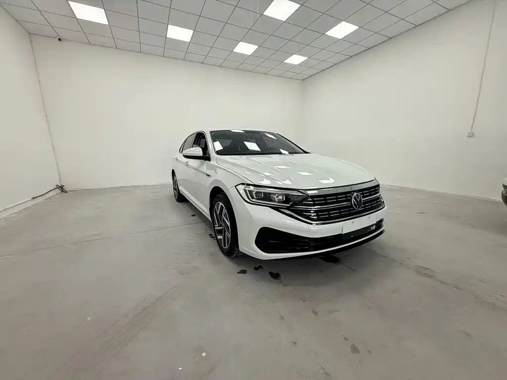 Volkswagen Sagitar 2022