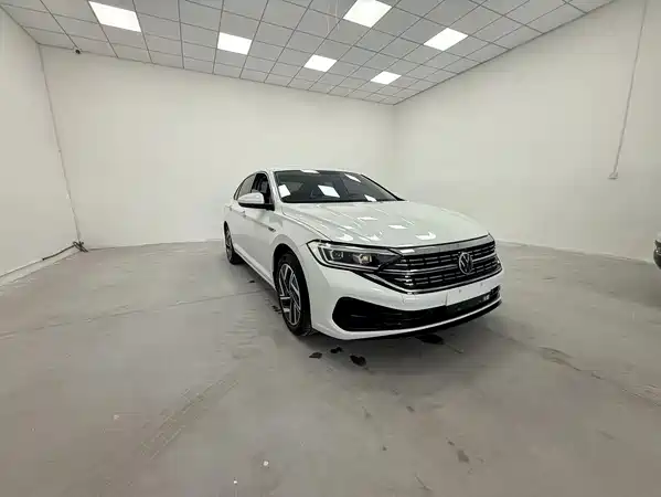 Volkswagen Sagitar 2022