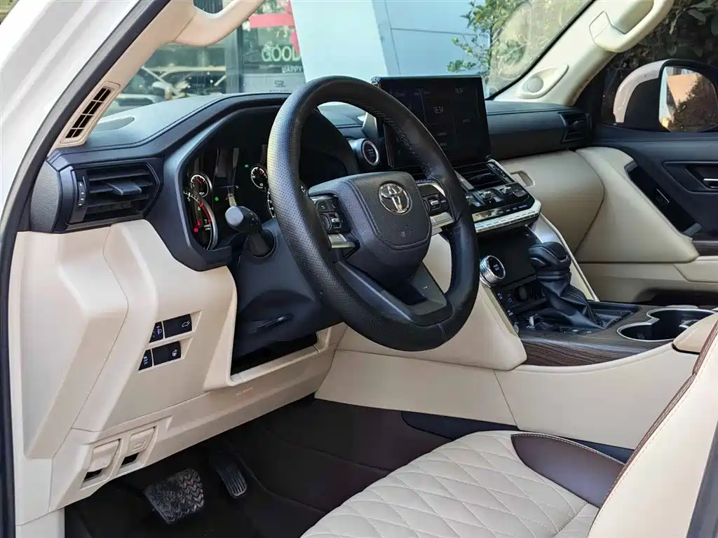 Toyota Land Cruiser 2025 — фото 4