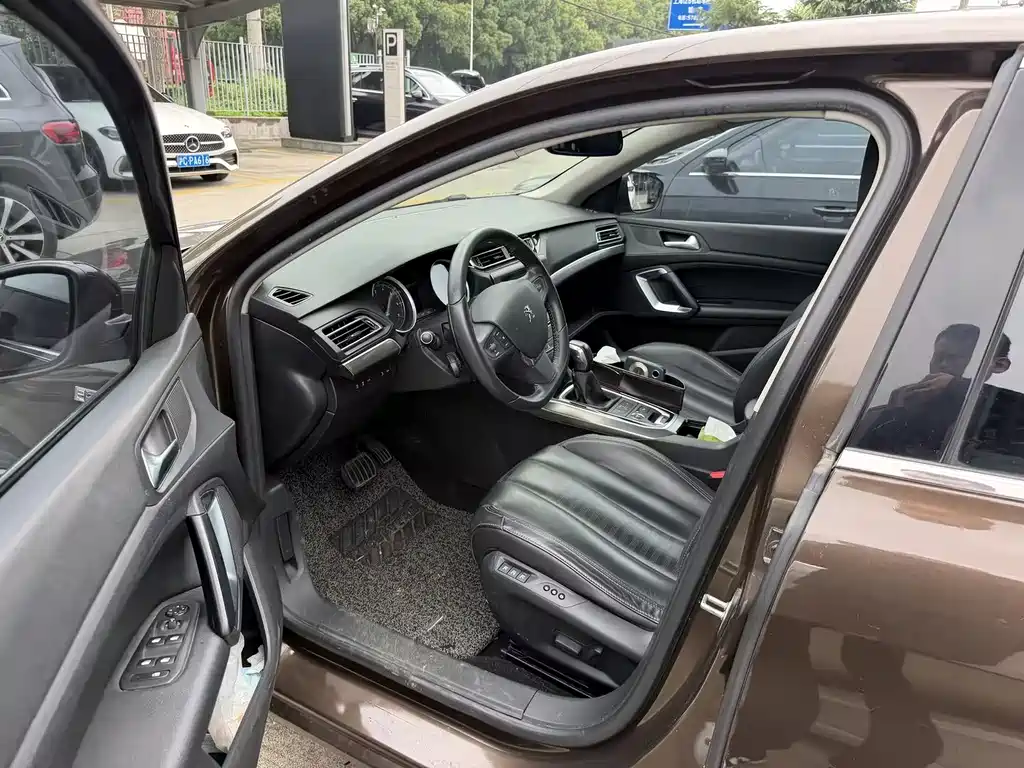 Peugeot 408 2015 — фото 14