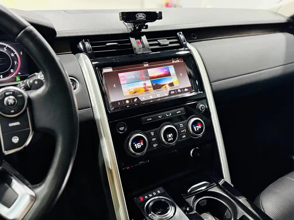 Land Rover Discovery 2018 — фото 18