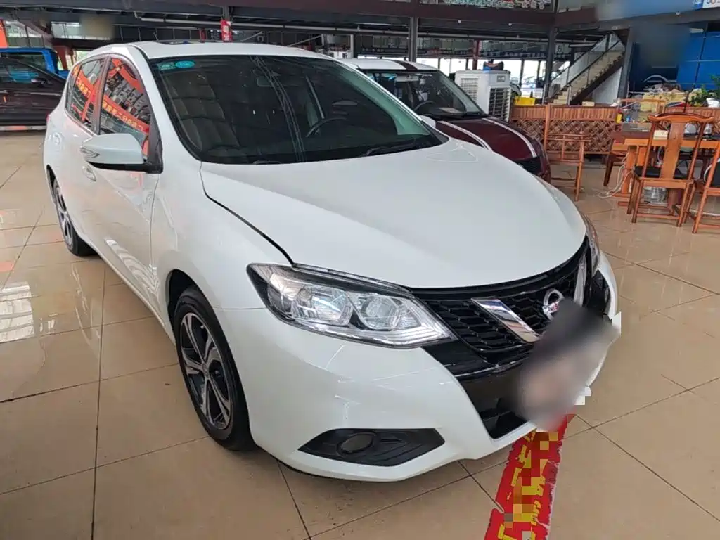 Nissan Tiida 2017 — фото 4