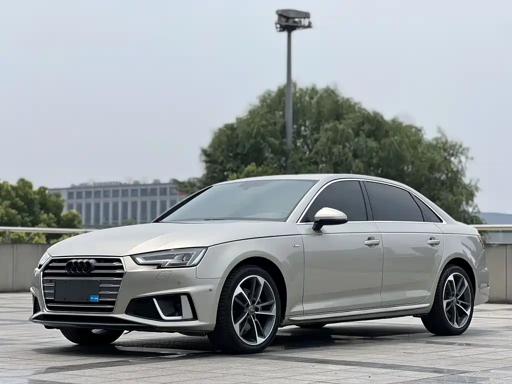 Audi A4L 2020