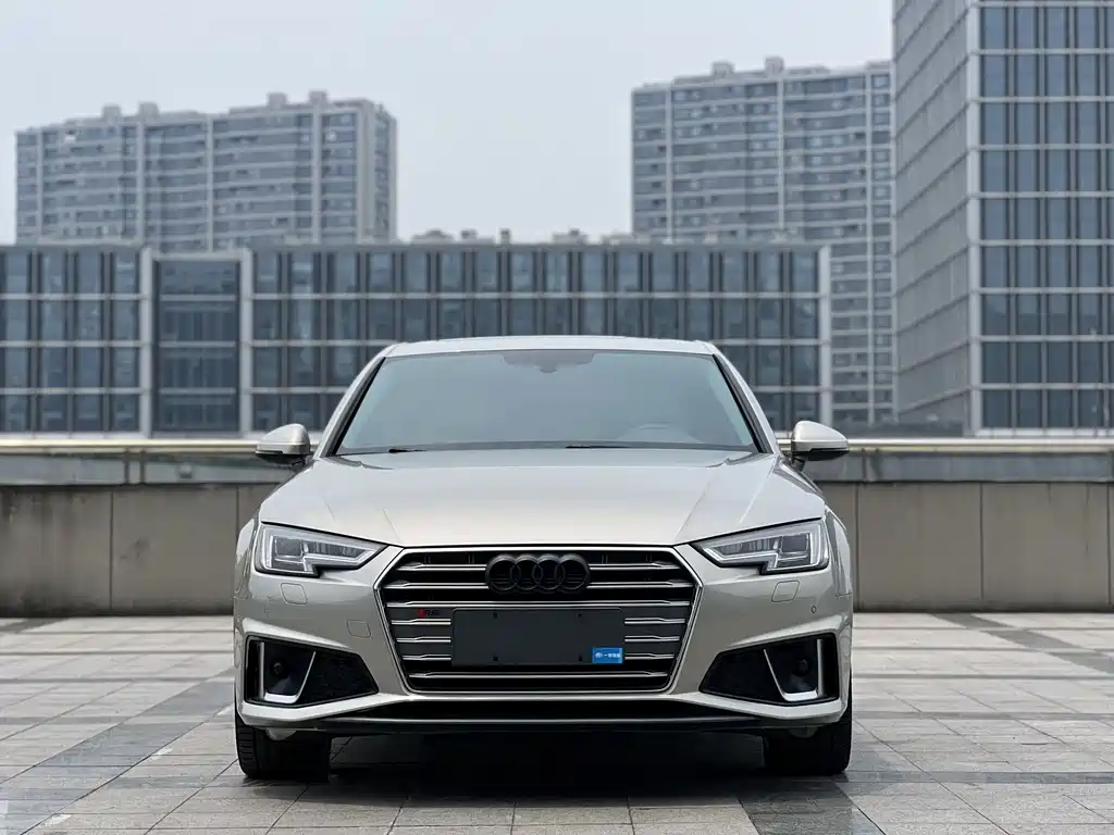 Audi A4L 2020