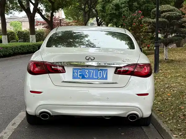 Infiniti Q70 2017