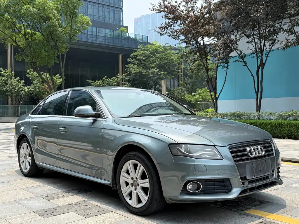 Audi A4L 2011