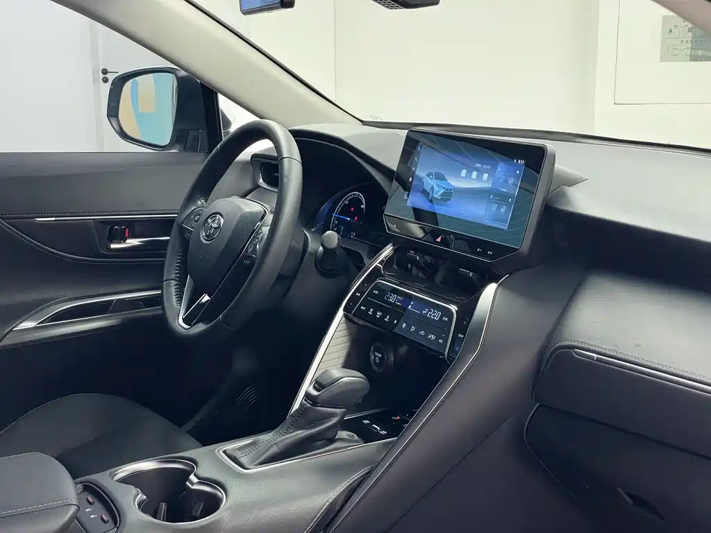 Toyota Harrier 2024 — фото 13
