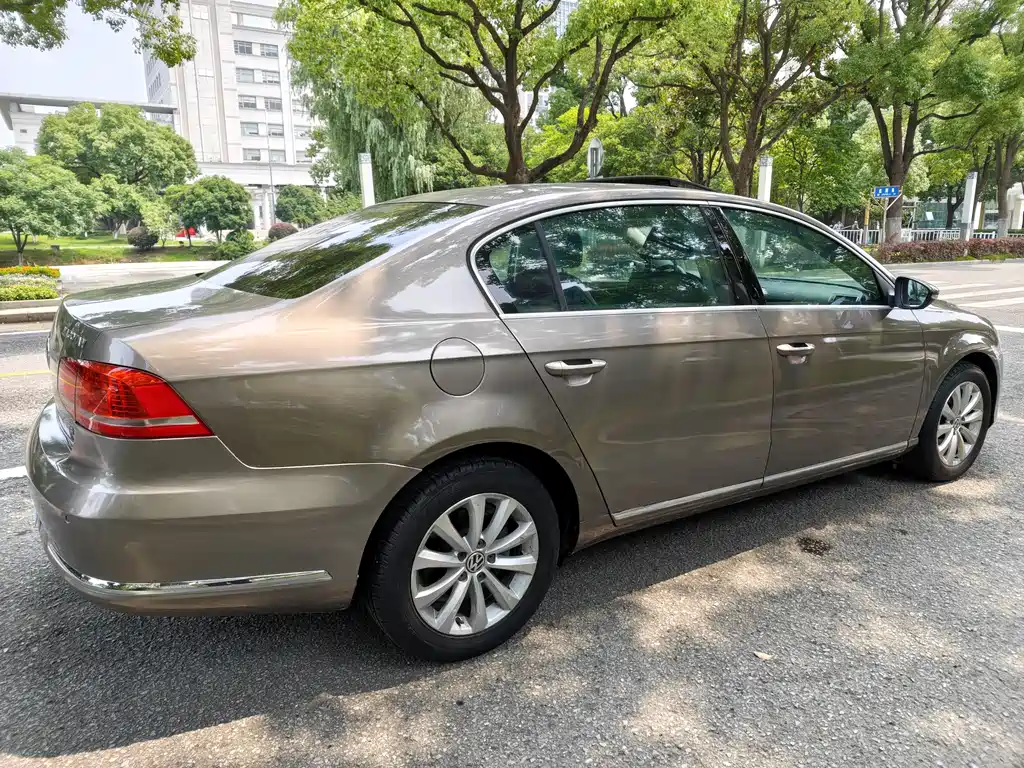 Volkswagen Magotan 2013