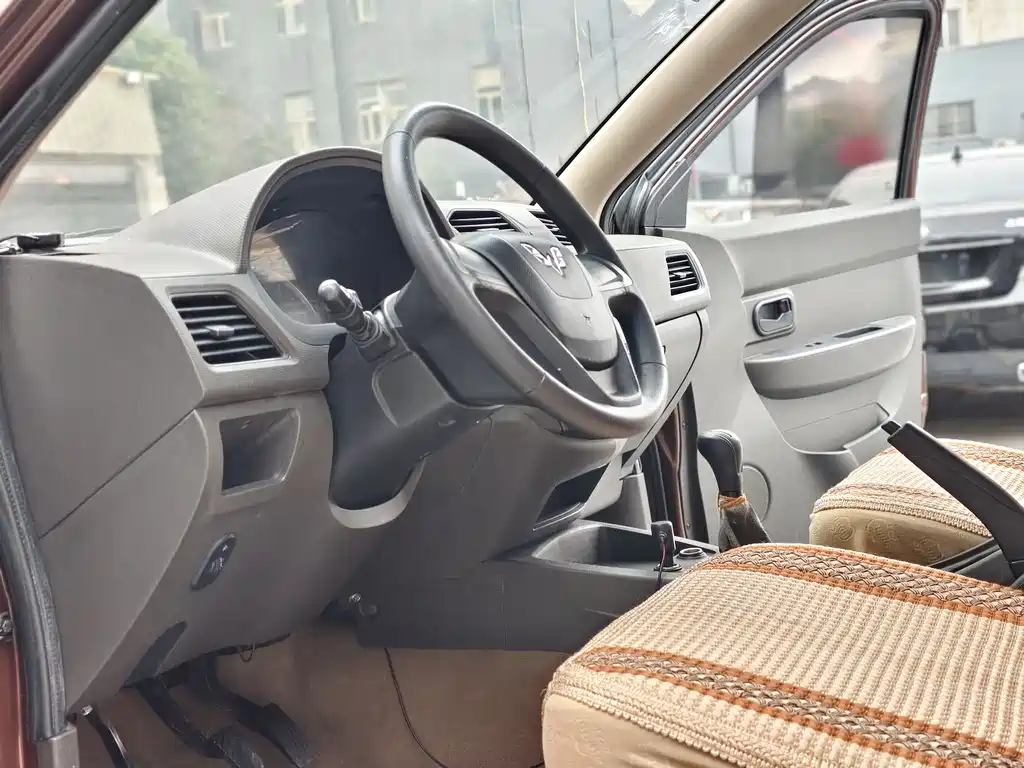 Wuling Hongguang 2018 — фото 10