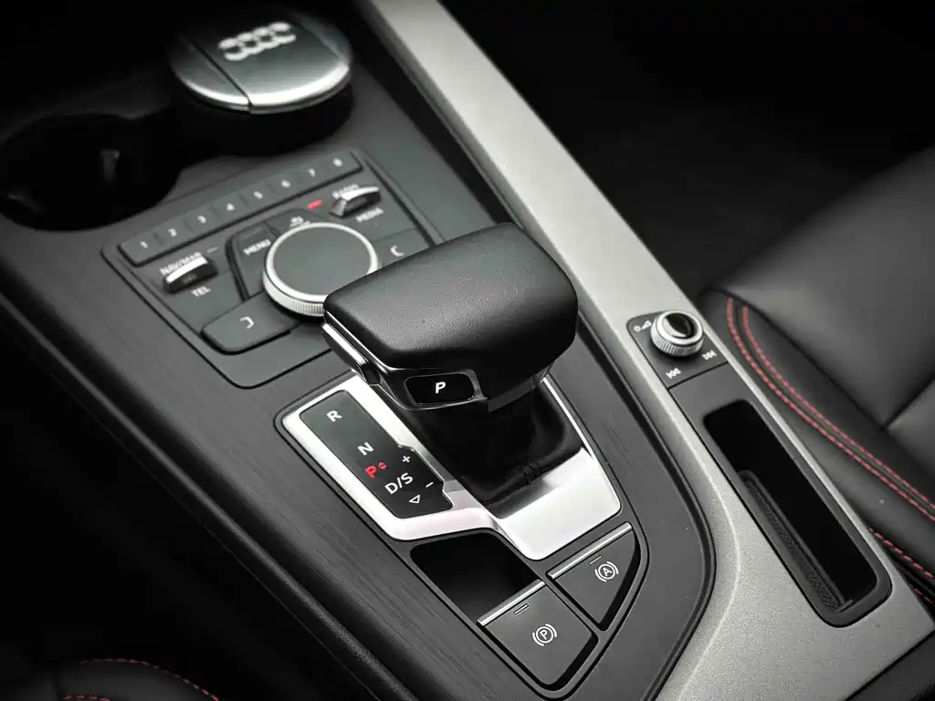Audi A4L 2018