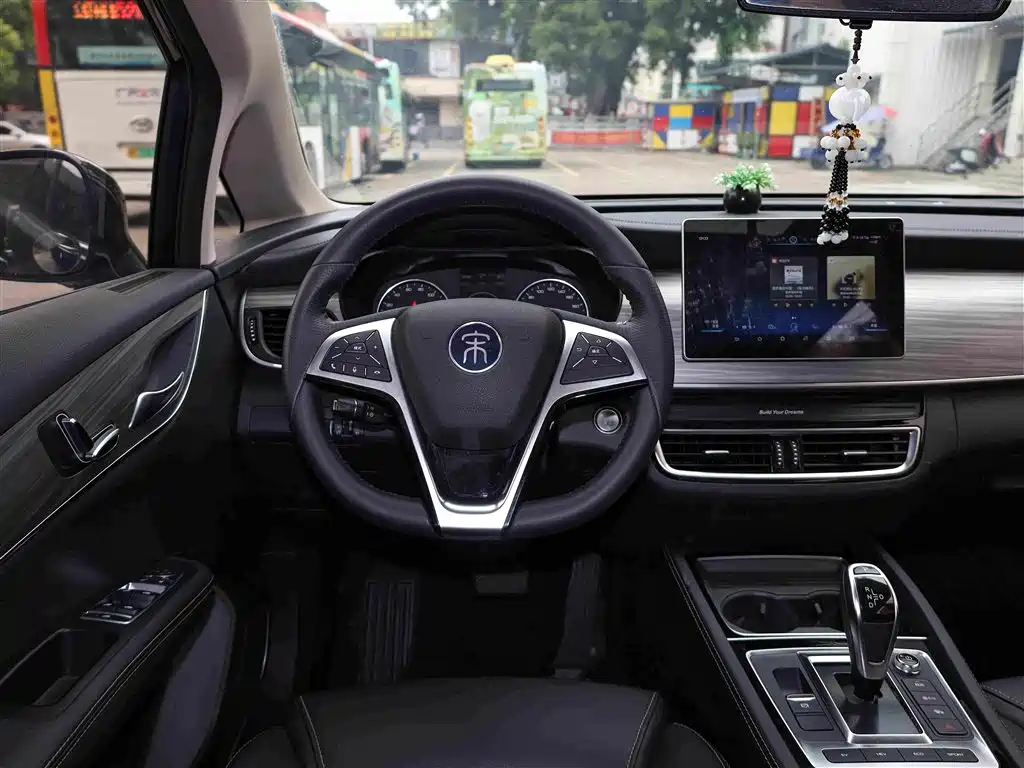 BYD MAX New Energy 2019 — фото 11