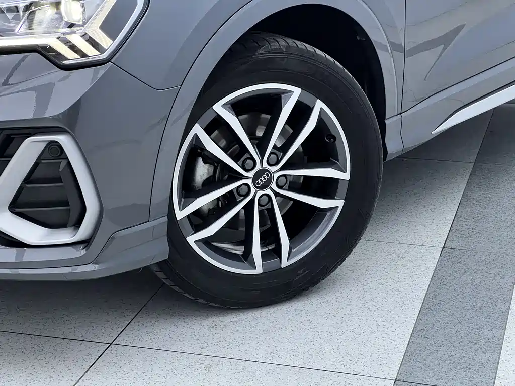 Audi Q3 2022 — фото 19