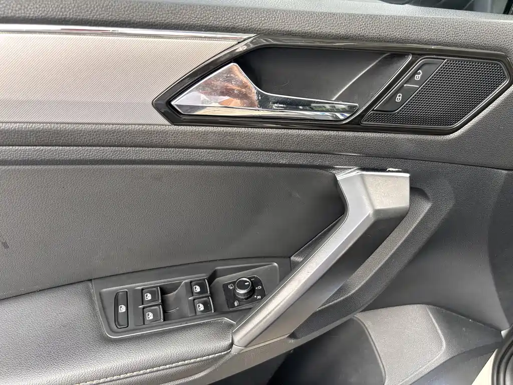 Volkswagen Tiguan L 2018 — фото 13