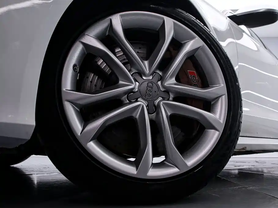 Audi S6 2015 — фото 16