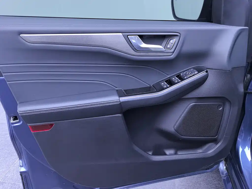 Ford Escape 2021 — фото 19