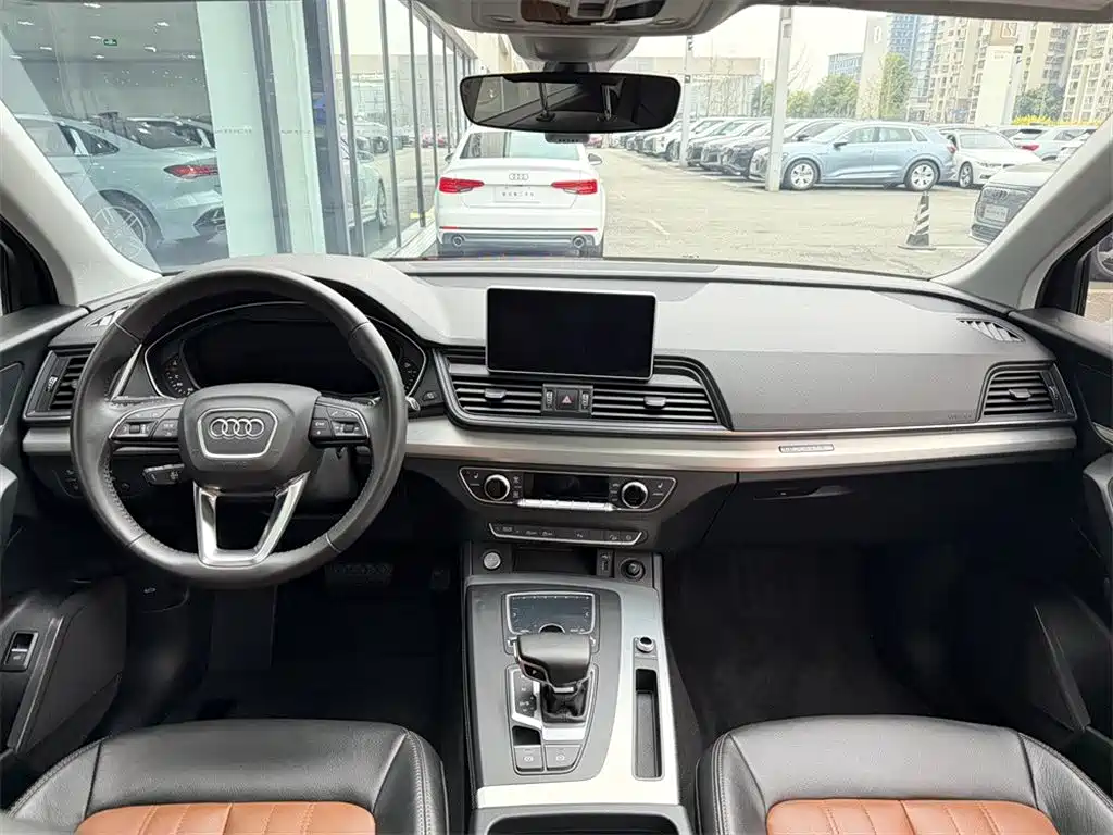 Audi Q5L 2020 — фото 6