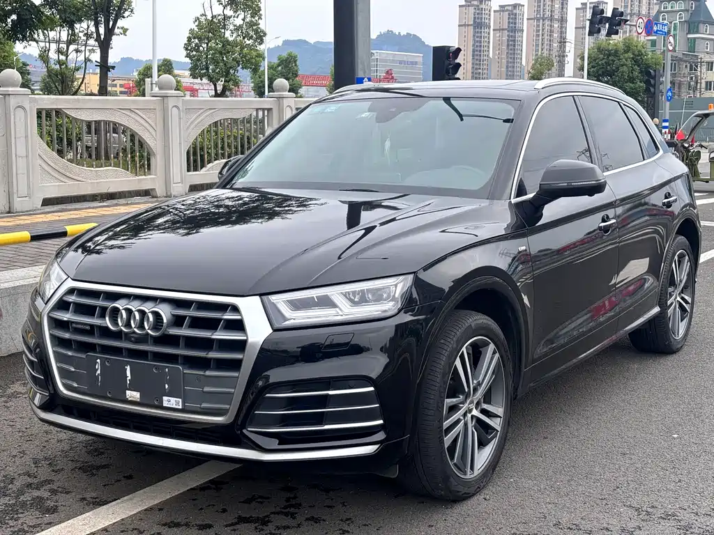 Audi Q5L 2020