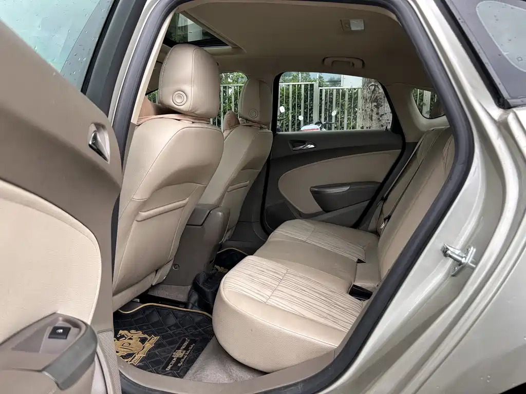 Buick Excelle 2013