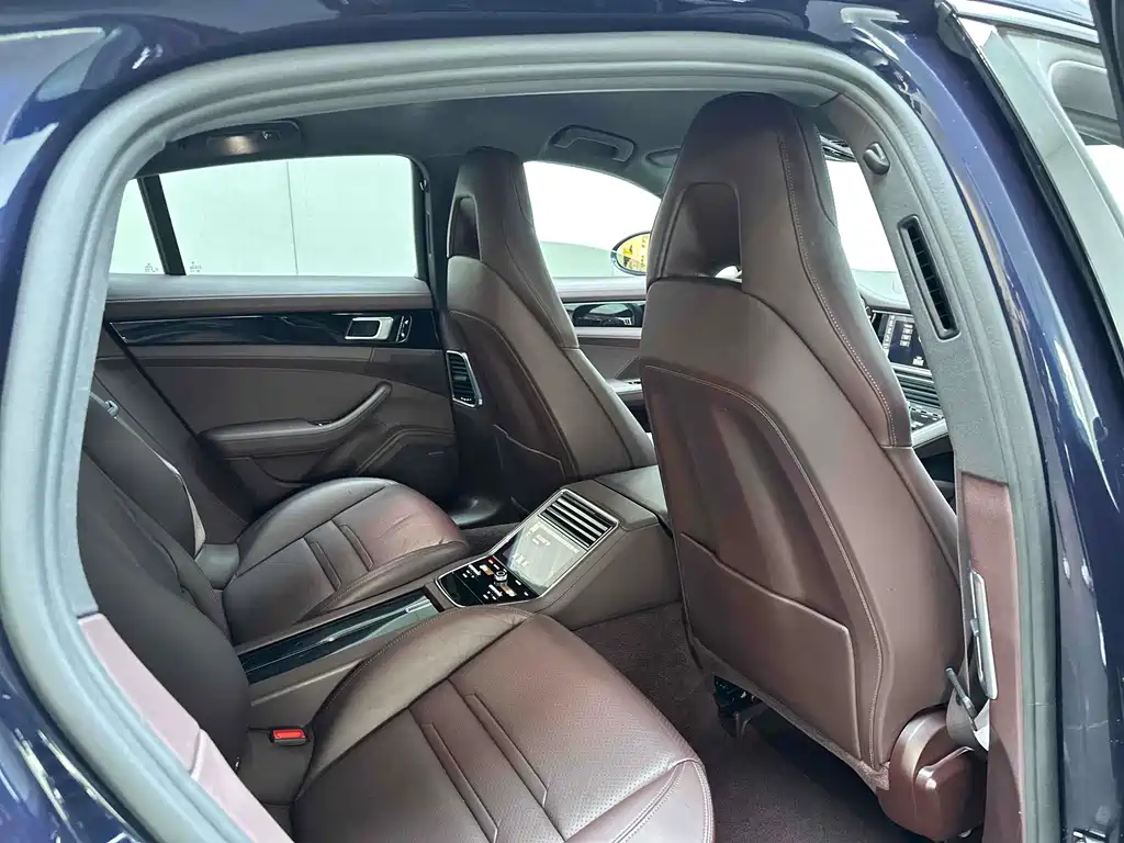 Porsche Panamera 2017 — фото 13